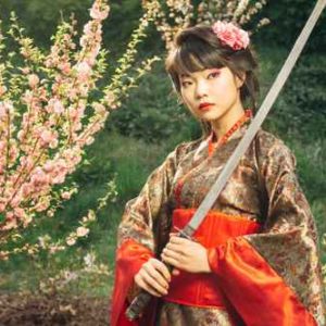 geisha in kimono samurai wallpaper mural uk