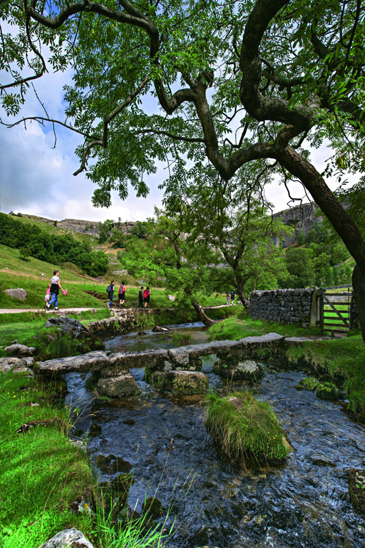 Malham cove stream Wallpaper mural